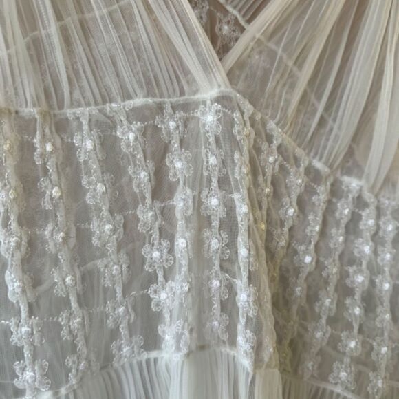 Vintage sheer Tricot Nylon GMC nightgown - 38. - Picture 3 of 7